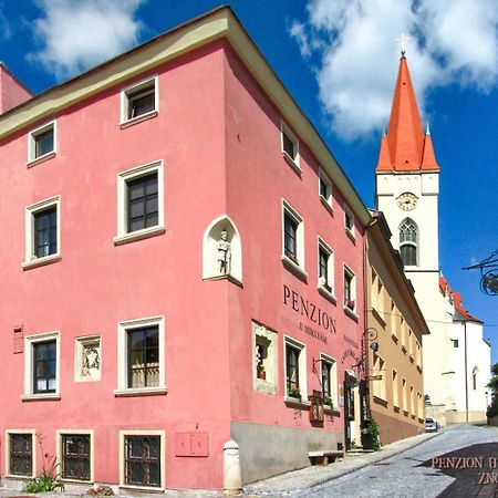 Boutique Apartments U Rolanda, Mikulasske Namesti Зноймо Экстерьер фото