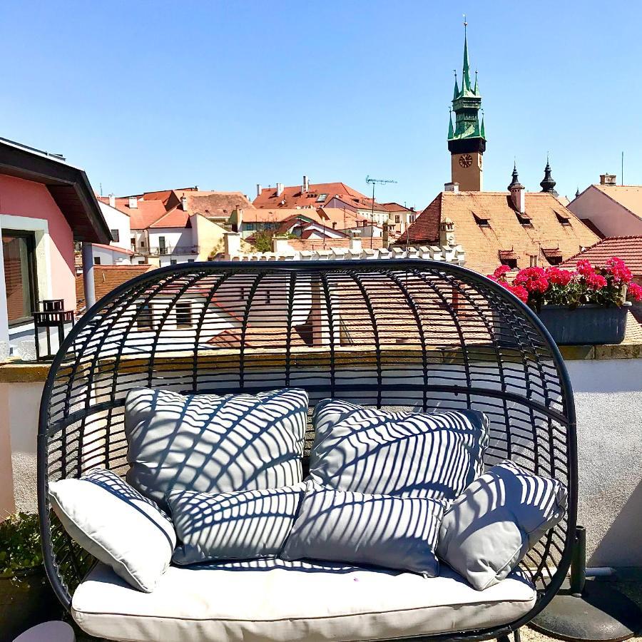 Boutique Apartments U Rolanda, Mikulasske Namesti Зноймо Экстерьер фото