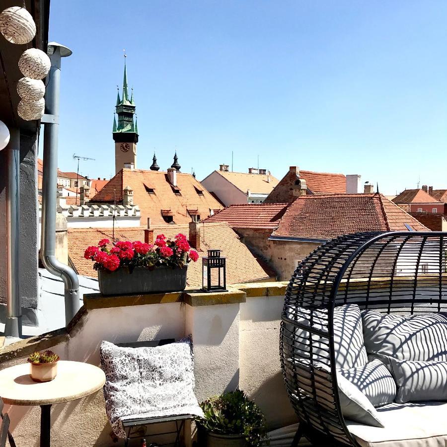 Boutique Apartments U Rolanda, Mikulasske Namesti Зноймо Экстерьер фото