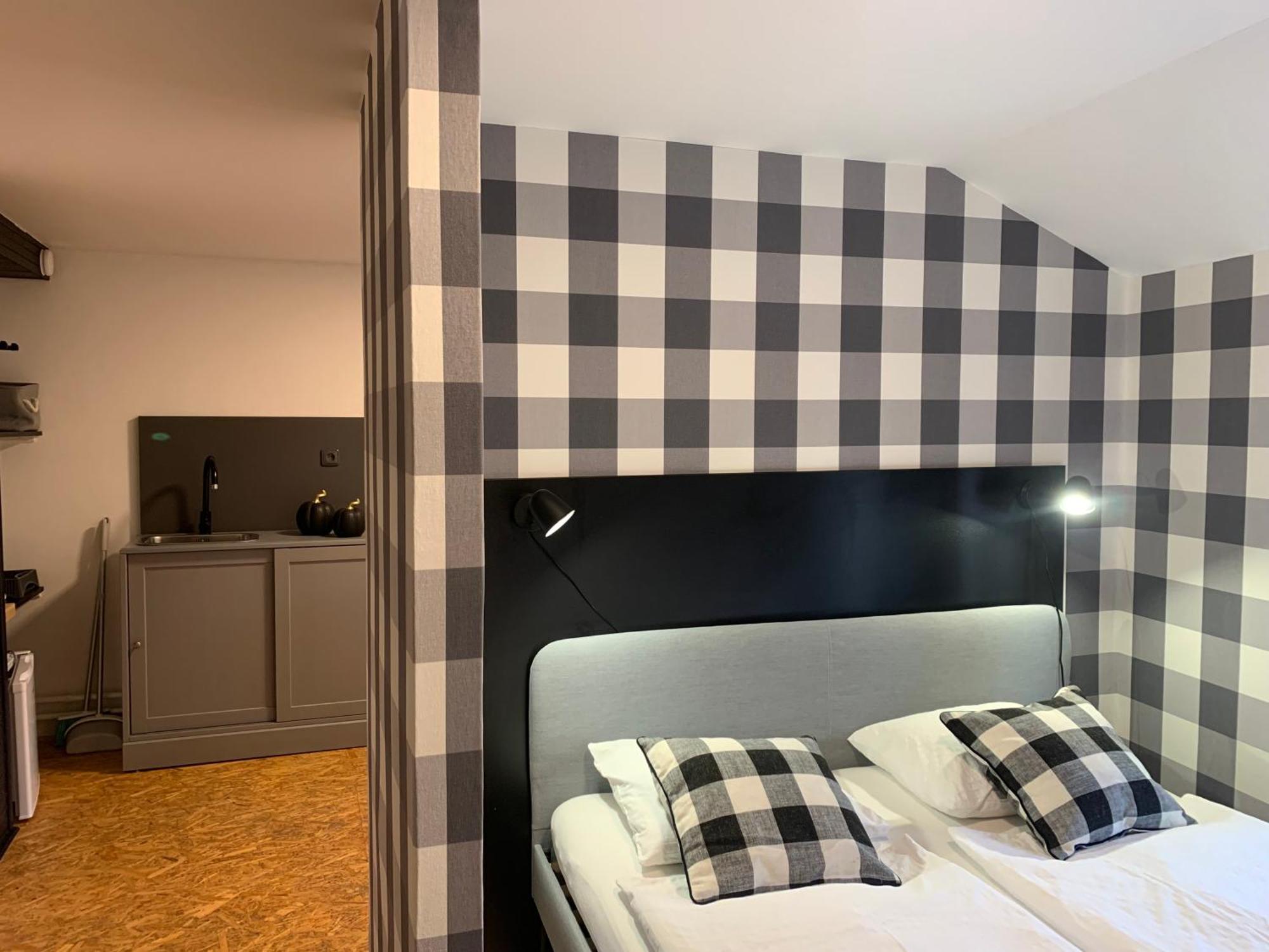 Boutique Apartments U Rolanda, Mikulasske Namesti Зноймо Экстерьер фото