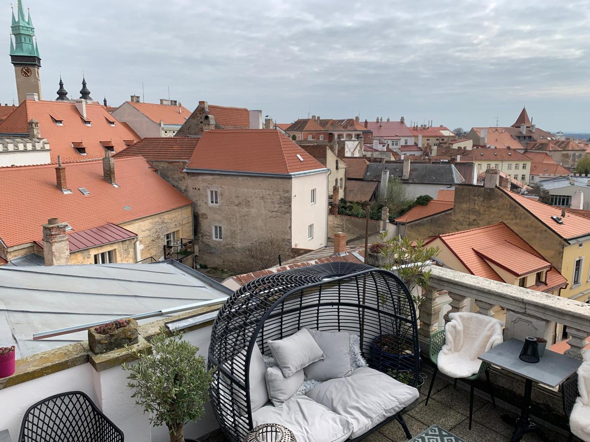 Boutique Apartments U Rolanda, Mikulasske Namesti Зноймо Экстерьер фото