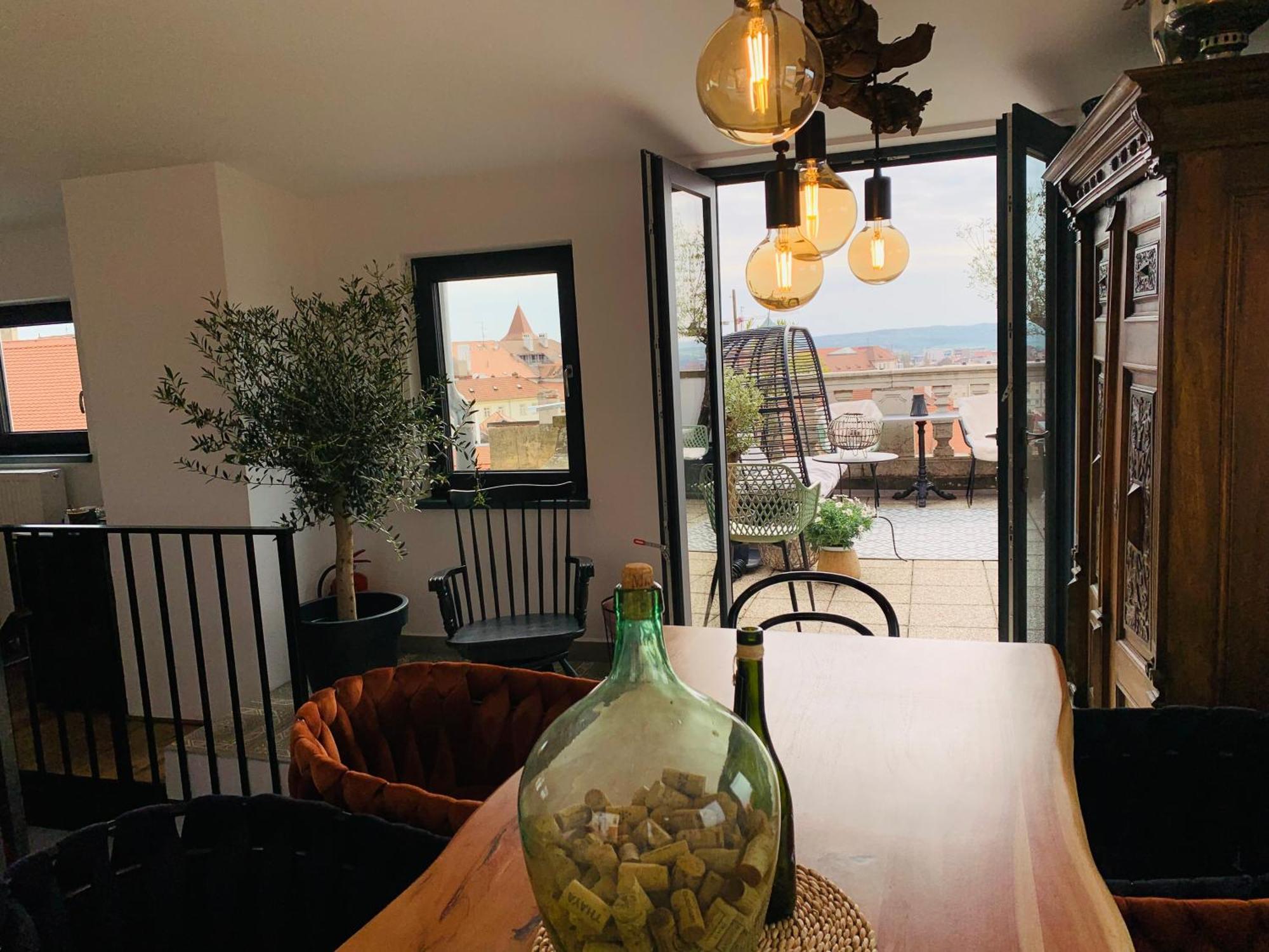 Boutique Apartments U Rolanda, Mikulasske Namesti Зноймо Экстерьер фото